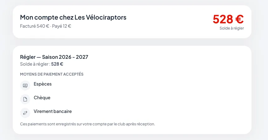 Compte d'un adhérent dans Intraclub : montant facturé, montant payé et solde à régler, avec les moyens de paiement acceptés